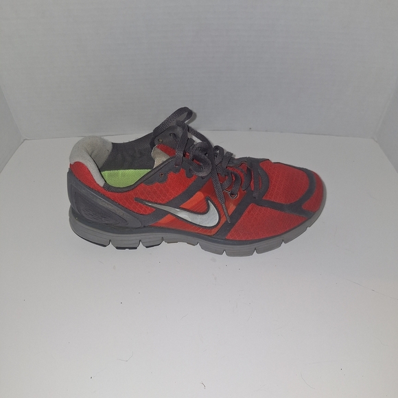 Nike Red and Gray Athletic Shoes - Picture 5 of 9
